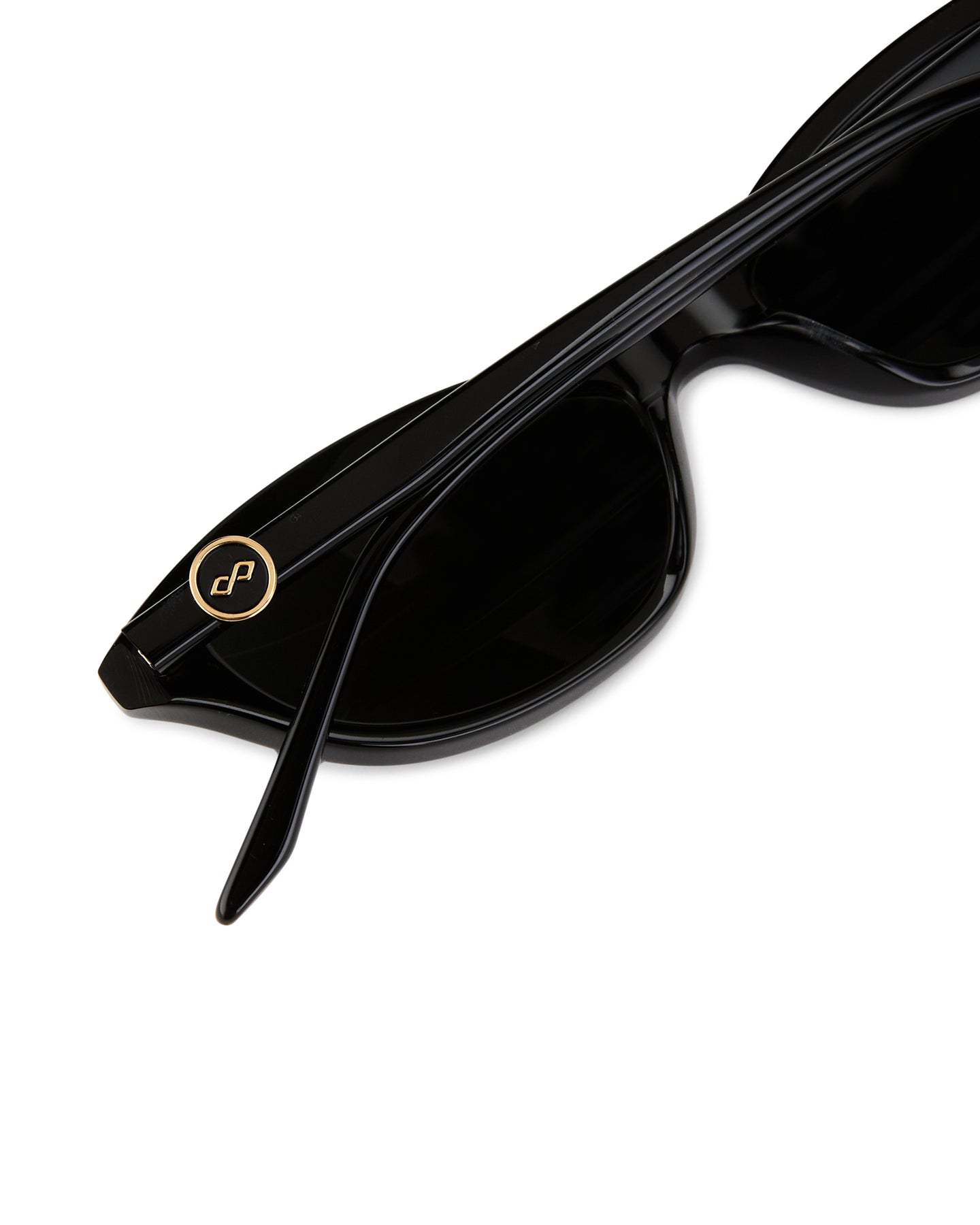 Discover Serene Black Sunglasses for Women – Stylish UV Protection, Available in USA, UK, Canada & UAE